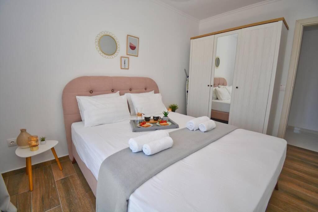 Potamos Deluxe White Apartment Kültér fotó