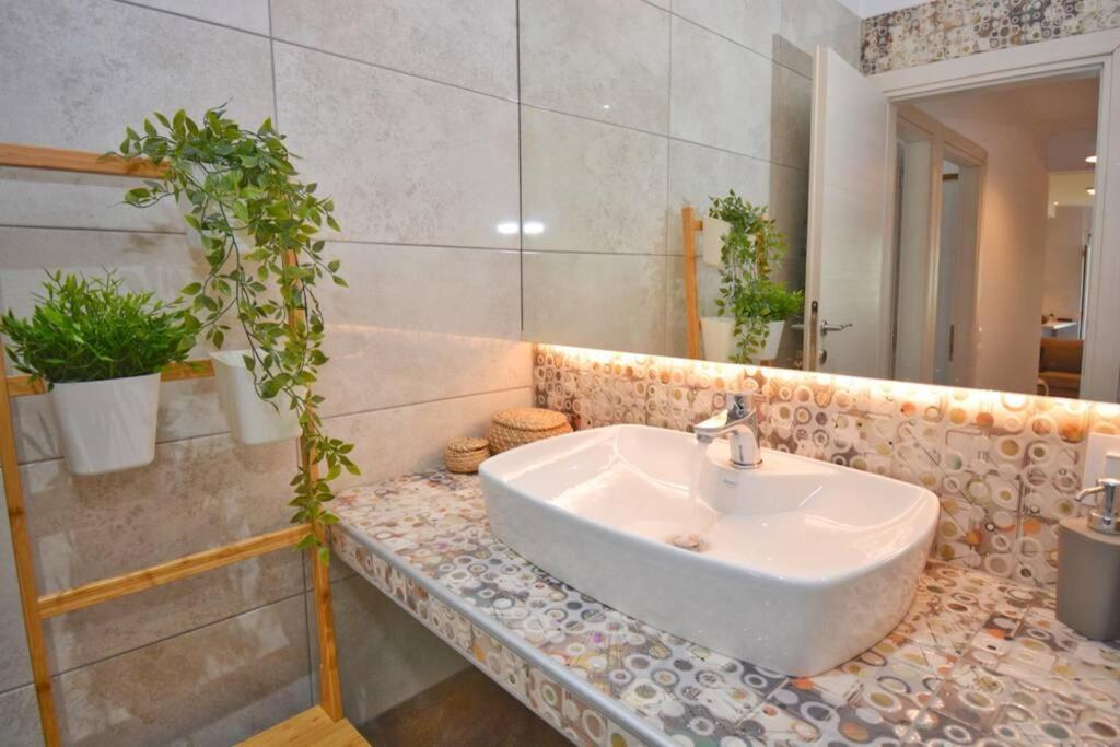 Potamos Deluxe White Apartment Kültér fotó