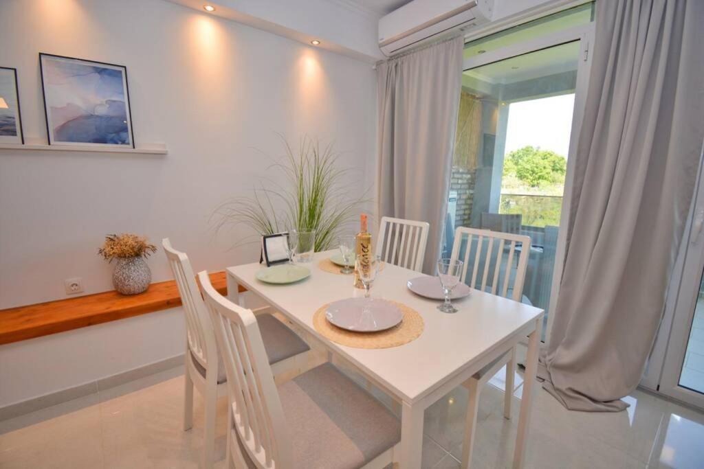 Potamos Deluxe White Apartment Kültér fotó