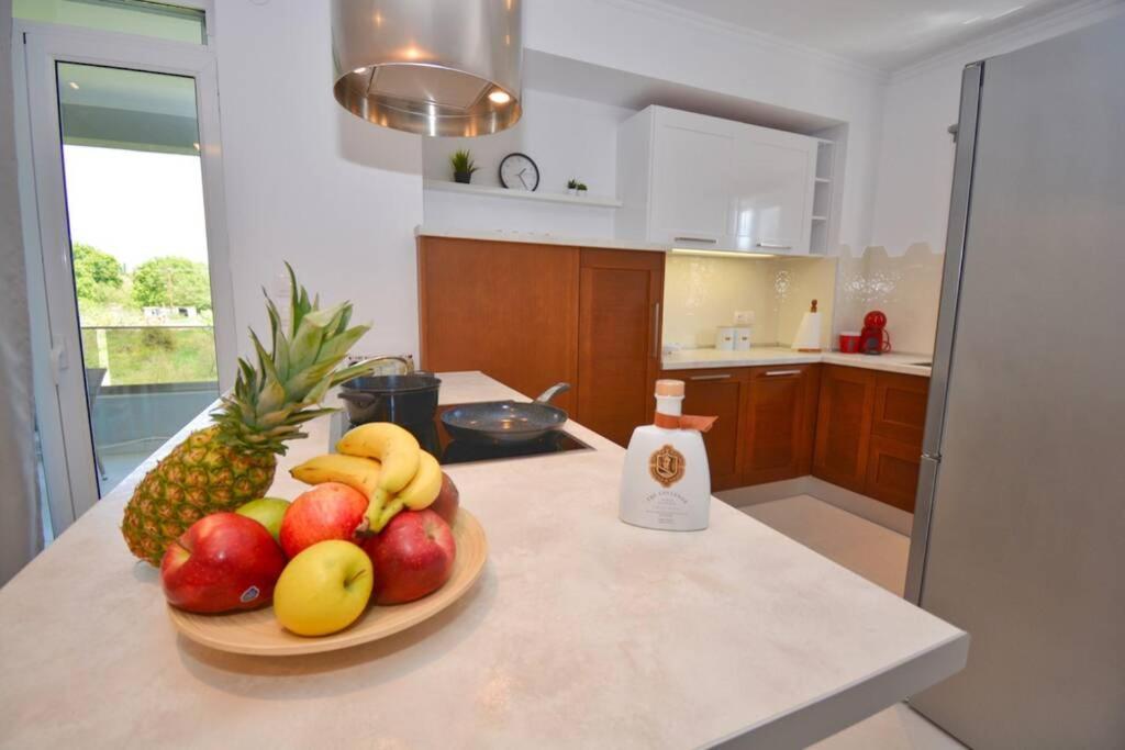 Potamos Deluxe White Apartment Kültér fotó